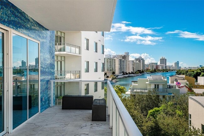 Building Photo - 6103 Aqua Ave