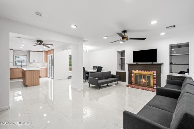 Building Photo - 17 Johnston St