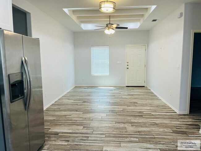 Building Photo - 16 Carlisle Ave