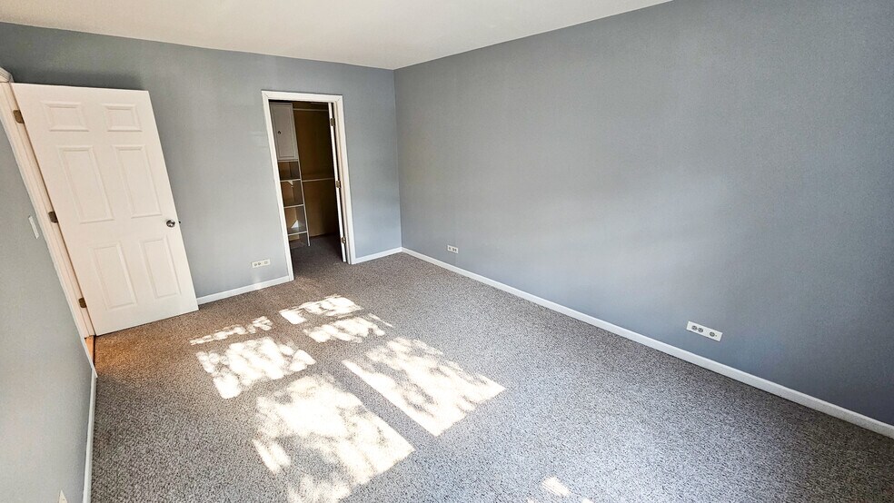 Main Bedroom - 110 N Lincoln Ln