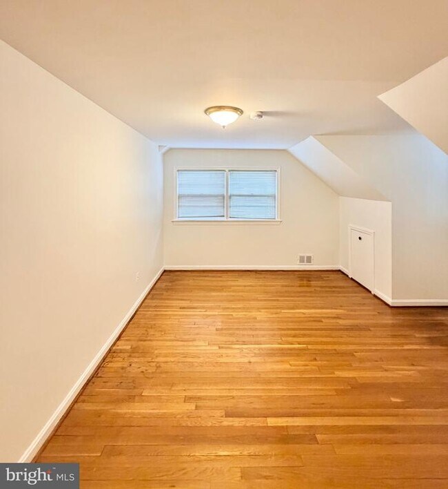 Building Photo - 3125 N Nottingham St