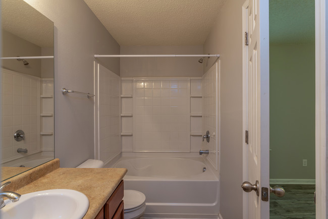 Building Photo - 87 Tiller Way
