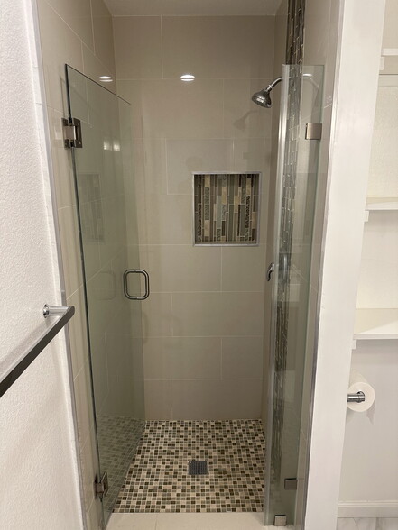 bathroom 1 - 43 E Court Ln