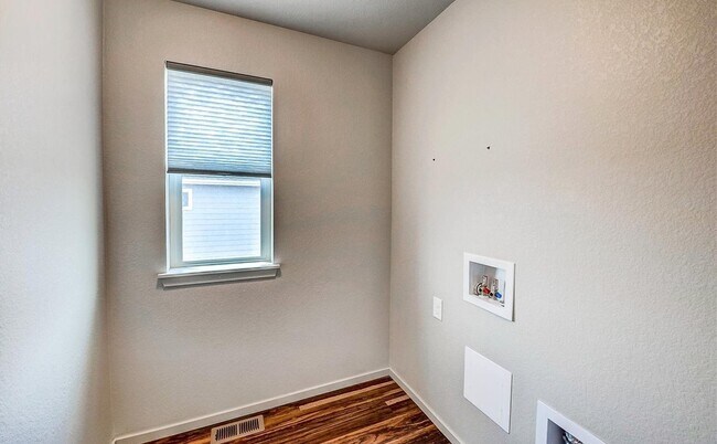 Building Photo - 12746 River Rock Wy