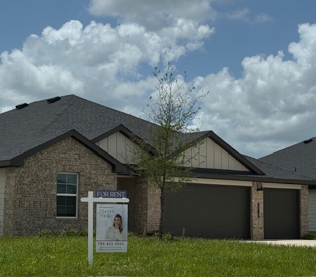 Primary Photo - 2010 Stoney Bay Cir