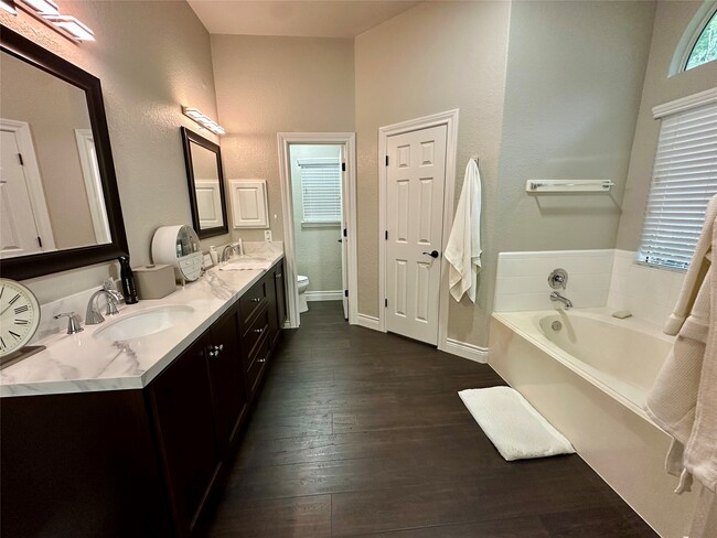 Building Photo - 21641 Forest Colony Dr