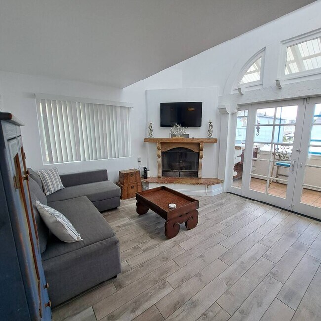Building Photo - 828 Ostend Ct