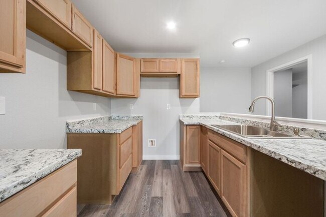 Building Photo - ***WINTER SPECIAL $2695.00 a Month *** 5 b...