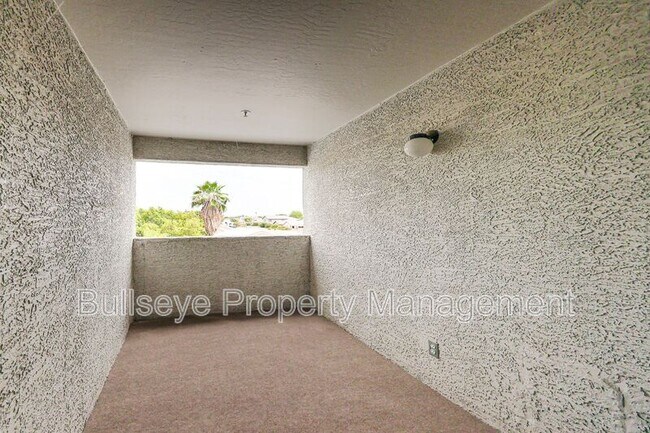 Building Photo - 3716 E University Dr