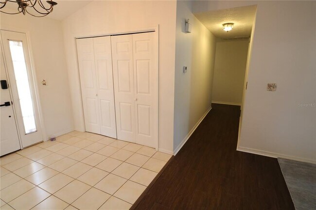 Building Photo - 5424 Saddlebrook Way