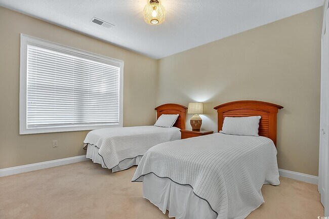 Building Photo - 6203 Catalina Dr