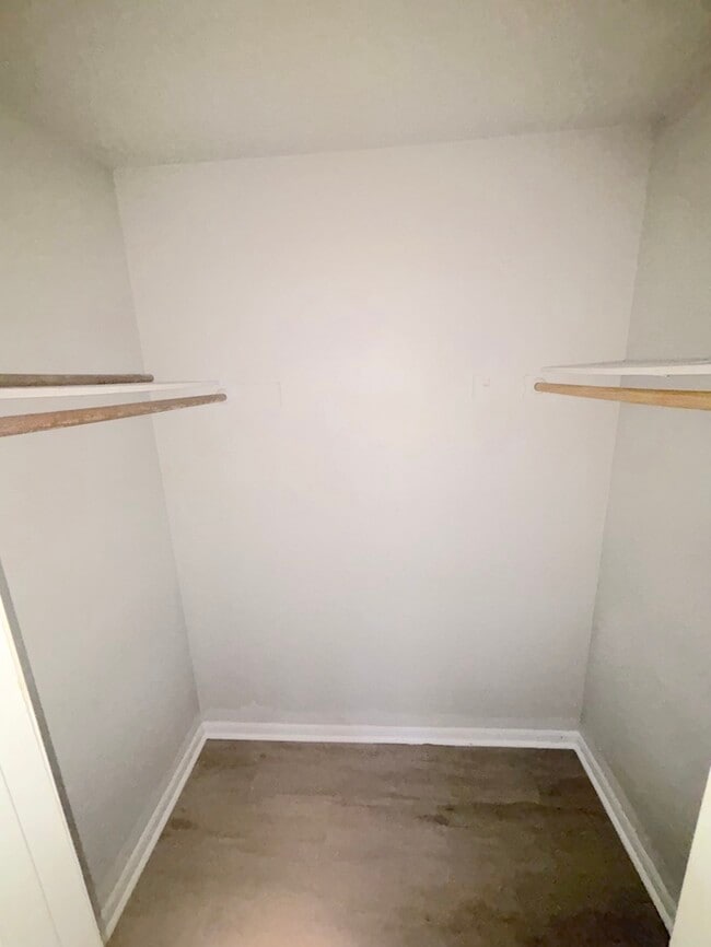 Building Photo - UPDATED 2BED/1BATH TOWNHOME IN TOWN CENTER VIRGINIA BEACH!!!!!