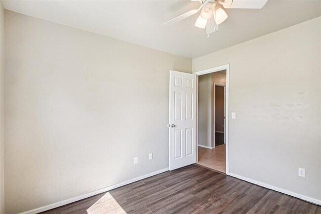 Building Photo - 101 W Vail Dr