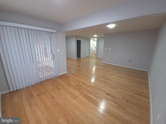 Building Photo - 20387 Fallsway Terrace