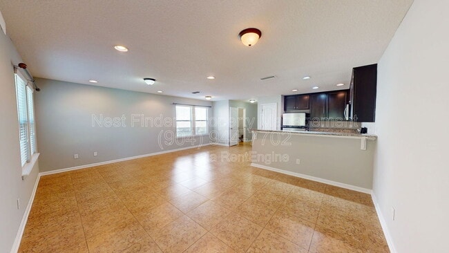 Building Photo - 464 Walnut Dr