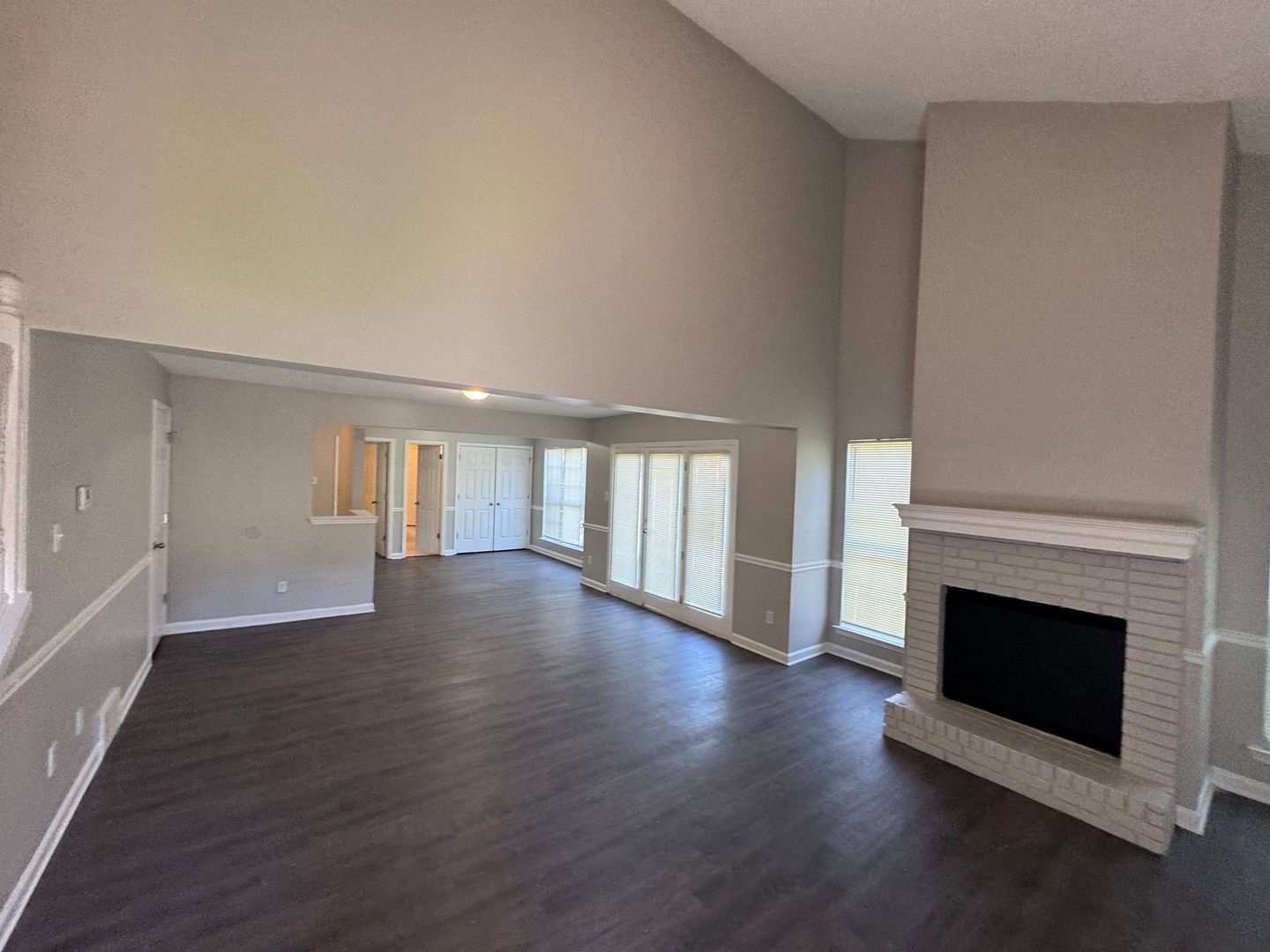 Building Photo - 5164 Walton Lake