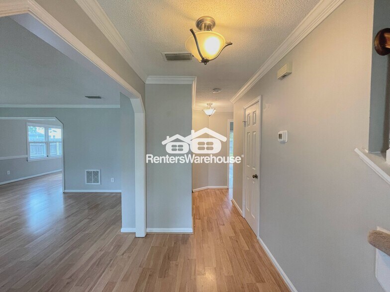 Building Photo - 1632 Castlefield Rd