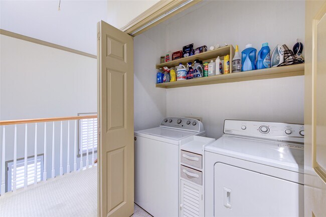 Building Photo - 6811 Staffordshire Blvd