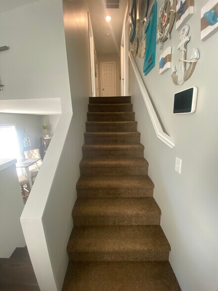 Building Photo - 1468 Meadowlark Dr