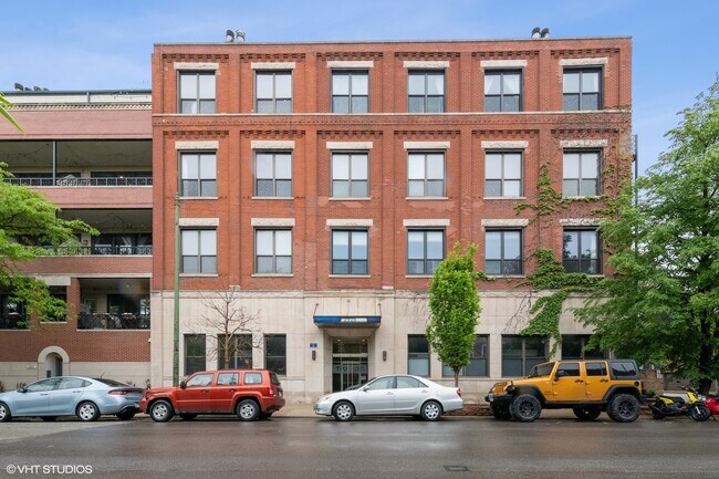 Building Photo - 2525 N Sheffield Ave