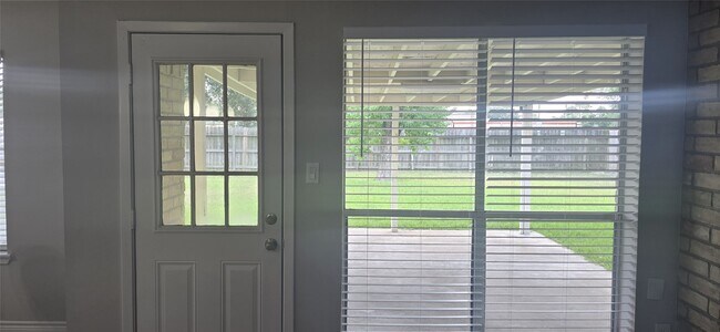 Building Photo - 15923 Boulder Oaks Dr