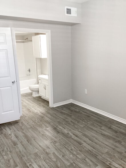 Building Photo - The Lodge at West Oaks