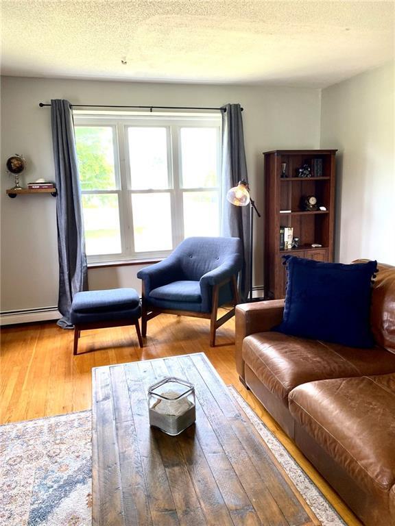 Building Photo - 223 Oliphant Ln