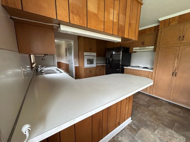 Building Photo - 121 Putnam Lake Rd