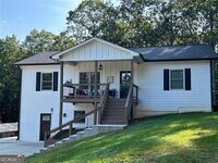 Building Photo - 215 Pinecone Ln
