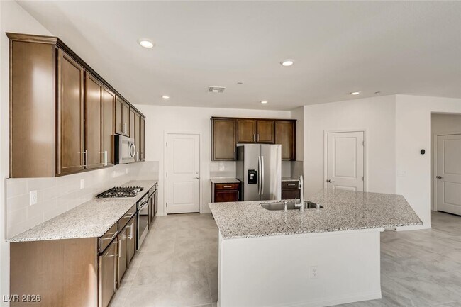 Building Photo - 8379 Lagunilla Ave