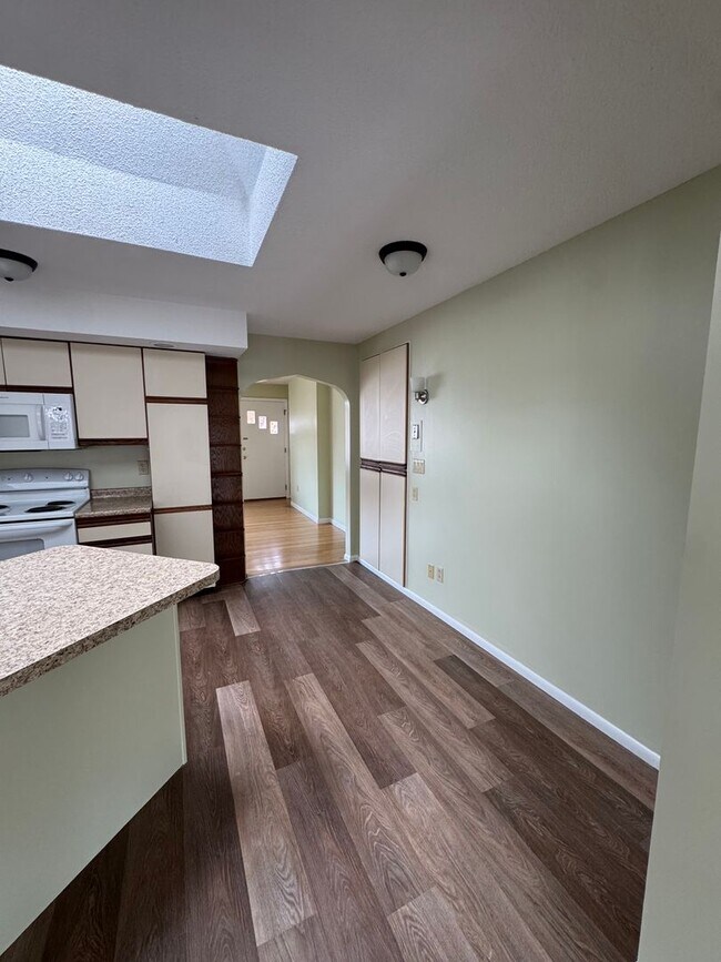 Building Photo - Upgraded 3 Bedroom Home with Garage and Basement