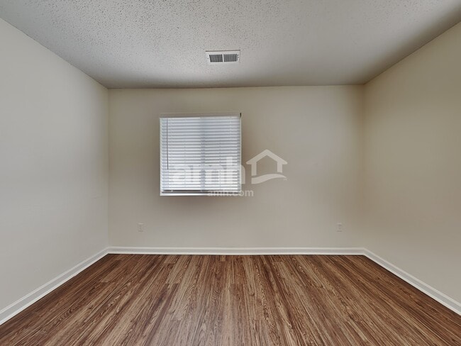 Building Photo - 712 Townsend Farm Dr