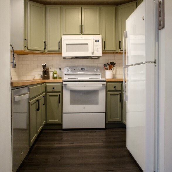 Building Photo - 2117 Bransford Ave