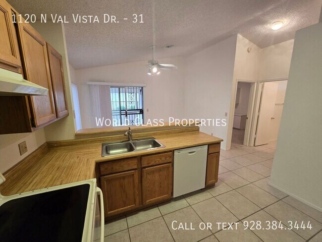 Building Photo - 1120 N Val Vista Dr