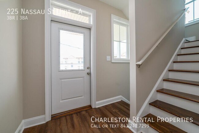 Building Photo - 225 Nassau St