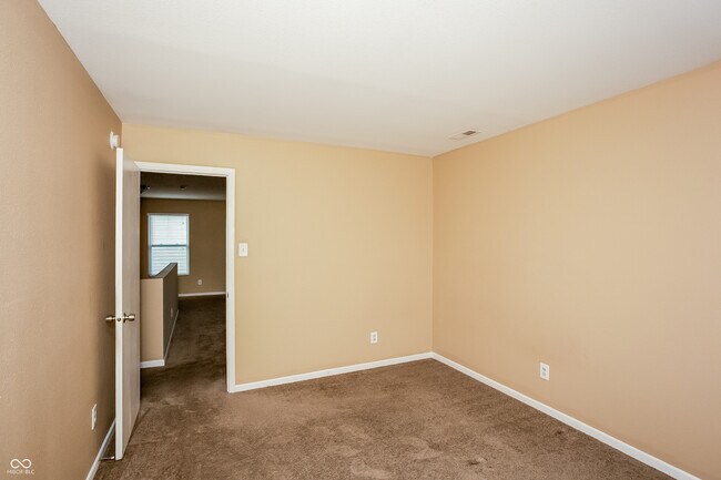 Building Photo - 10902 Spirit Dr