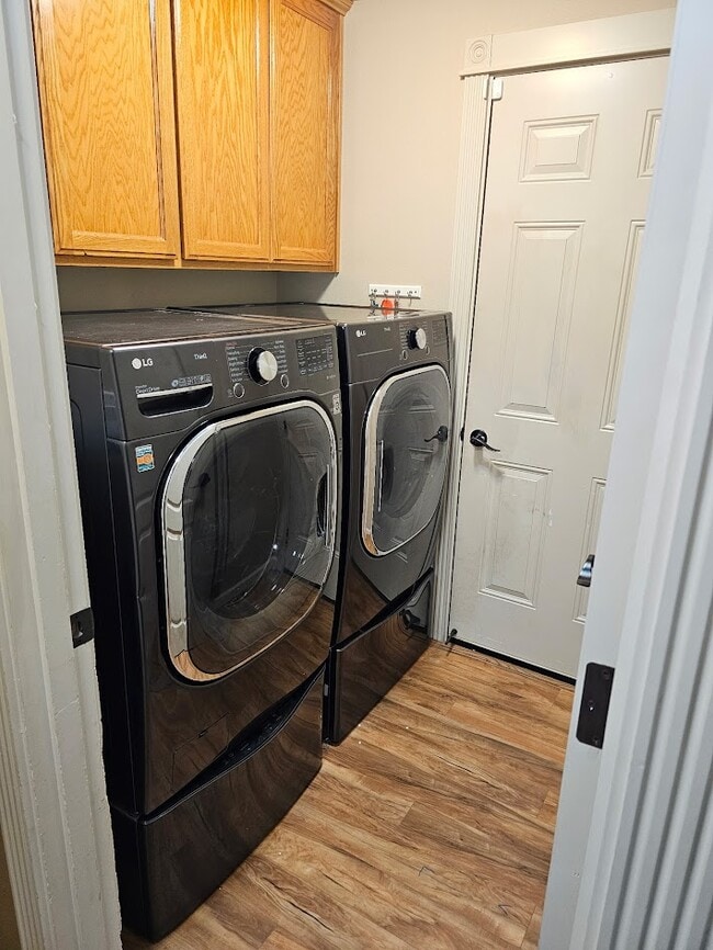 Building Photo - 978 SW Princeton Pl