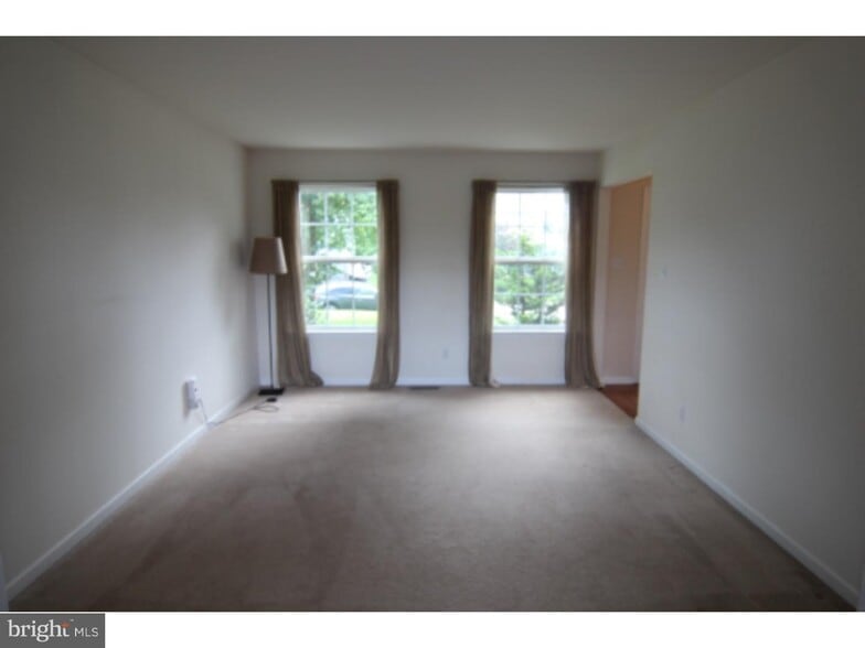 Building Photo - 209 Lancaster Ave