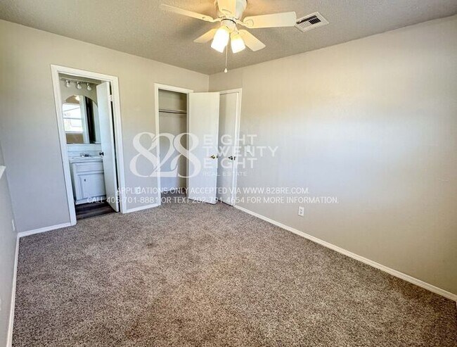 Building Photo - NICE 3 BED/1.5 BATH ON QUIET CUL-DE-SAC IN...