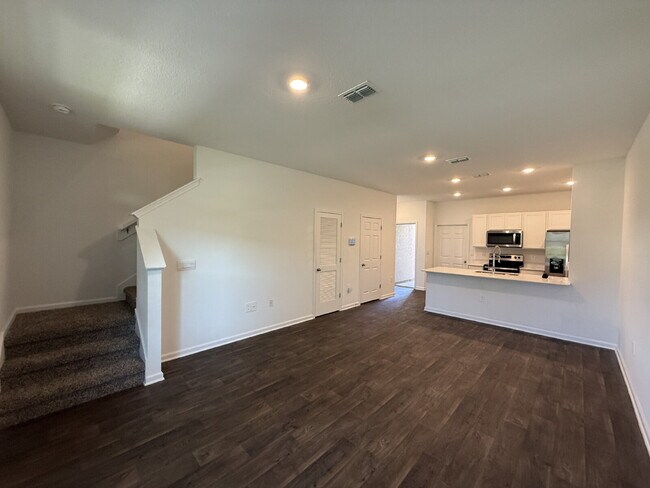Building Photo - "Charming 2-Bedroom Townhouse Retreat with...
