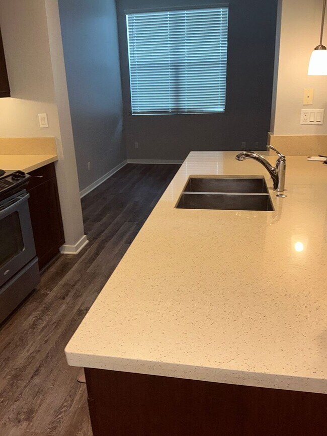 Building Photo - 3 Bedroom 3 Bath Townhouse Style Condo at Depot Walk in Orange