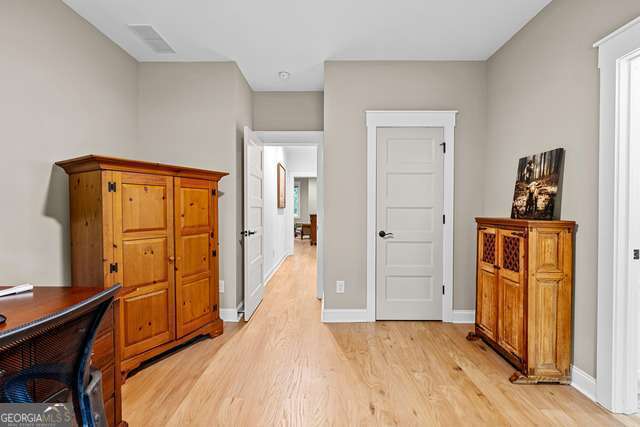 Building Photo - 150 Handshaker Ct
