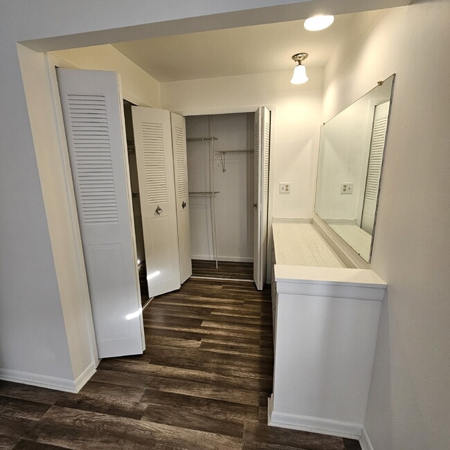 Building Photo - Completely Remodeled 1 Bedroom Condo in Warren – Private Basement Laundry + Storage Room!