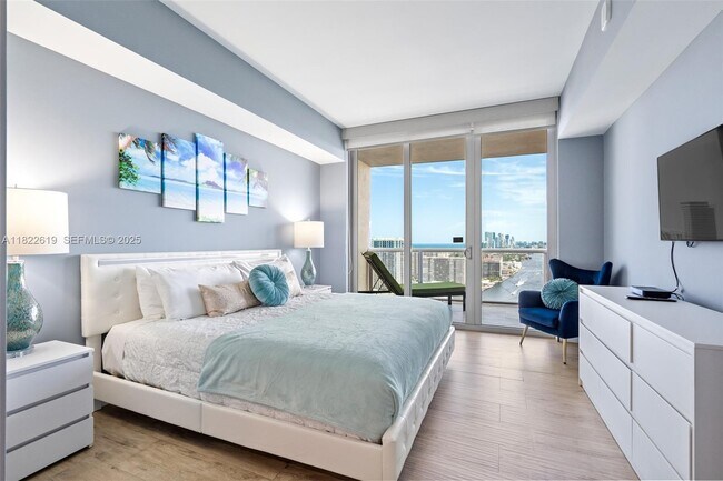 Building Photo - 2600 E Hallandale Beach Blvd