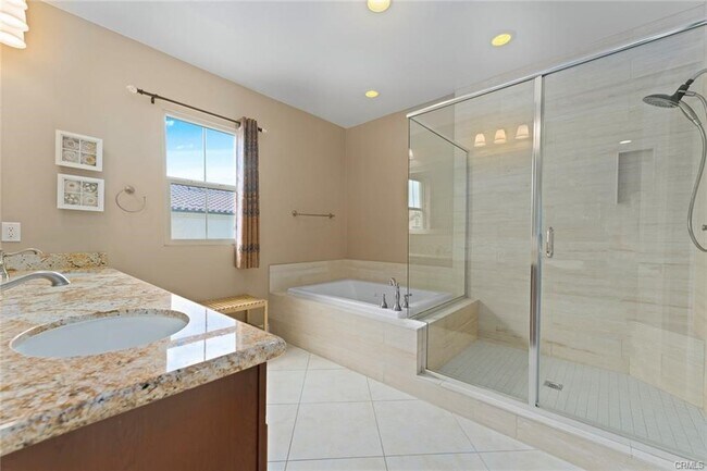 Building Photo - 52 Stanza