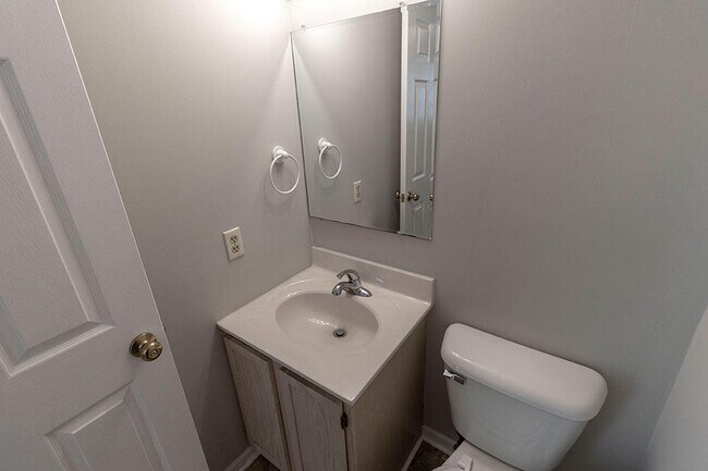 Building Photo - 214 Nikki Way