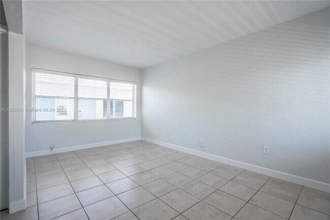 Building Photo - 8315 Byron Ave