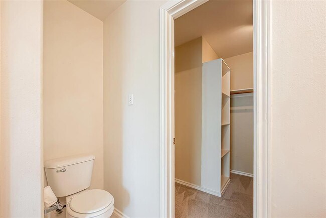 Building Photo - 14 Scenic Brook Ct
