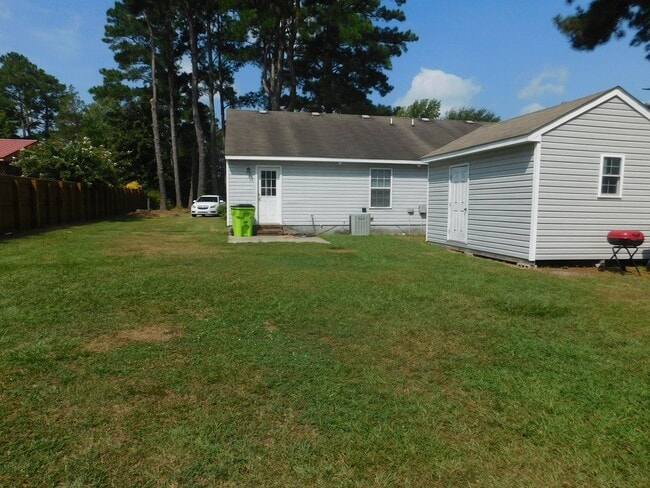 Building Photo - 1338 Hunters Rd