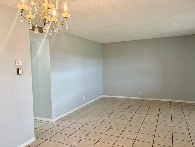 Building Photo - 5300 Washington St